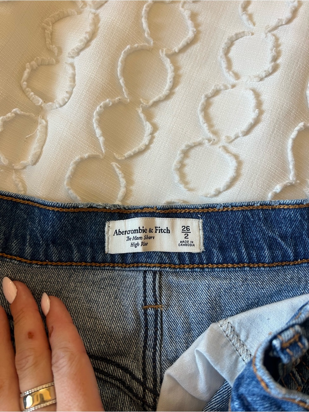 Abercrombie High Rise Mom Short - Picture 4 of 4